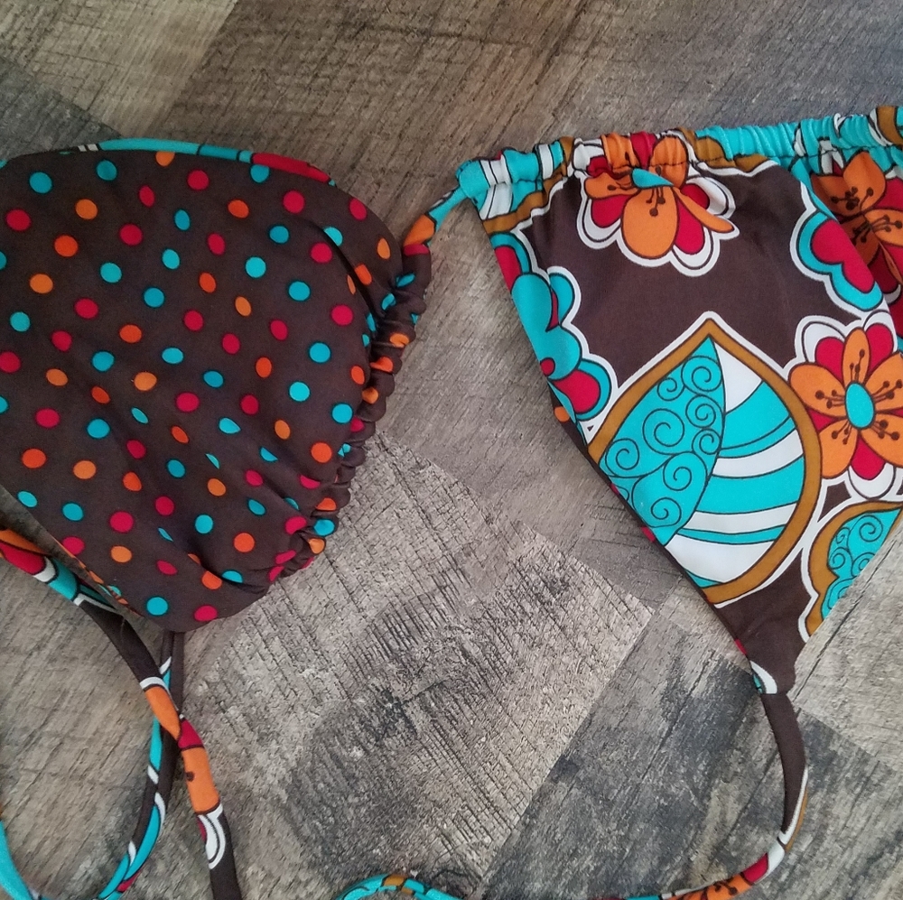 Reversible bathing suit top
